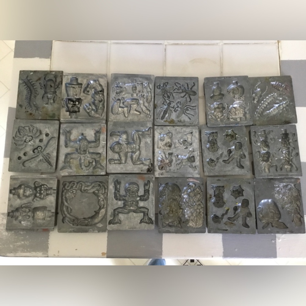 Creepy Crawler Lot 18  Molds vintage GUC